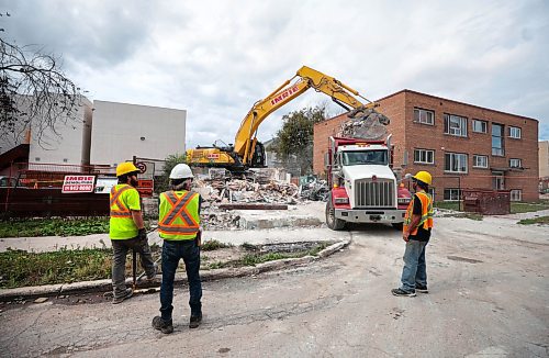 Ruth Bonneville / Free Press

Local - 575 Balmoral demo

A former low-income housing complex called, Centre Village and  built in 2010 for low-income families, is being torn down Thursday. 


Sept 19th,  2024L