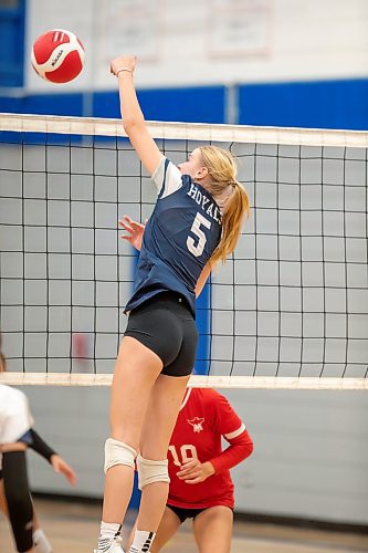 BROOK JONES / FREE PRESS
The Lord Selkirk Royals varsity girls volleyball team earned a victory over the visiting Mennonite Brethren Hawks in three straights sets (25-9, 25-11, 25-12-) in KPAC Tier 1 volleyball action at the Sellkirk Comp in Selkirk, Man., Wednesday, Sept. 18, 2024. Pictured: Selkirk Royals Paige Whiteside spikes the volleyball during the first set.