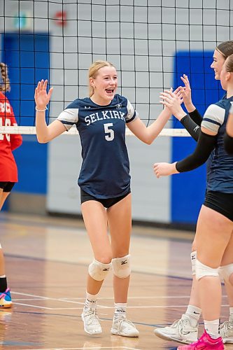 BROOK JONES / FREE PRESS
The Lord Selkirk Royals varsity girls volleyball team earned a victory over the visiting Mennonite Brethren Hawks in three straights sets (25-9, 25-11, 25-12-) in KPAC Tier 1 volleyball action at the Sellkirk Comp in Selkirk, Man., Wednesday, Sept. 18, 2024. Pictured: Selkirk Royals Paige Whiteside shows (No. 5) her enthusiasm during the first set.