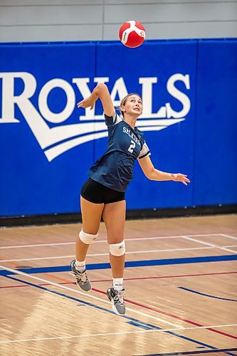 BROOK JONES / FREE PRESS
The Lord Selkirk Royals varsity girls volleyball team earned a victory over the visiting Mennonite Brethren Hawks in three straight sets (25-9, 25-11, 25-12-) in KPAC Tier 1 volleyball action at the Sellkirk Comp in Selkirk, Man., Wednesday, Sept. 18, 2024. Pictured: Selkirk Royals Rebecca Stutsky serves the volleyball during the second set.