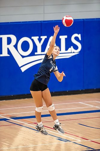 BROOK JONES / FREE PRESS
The Lord Selkirk Royals varsity girls volleyball team earned a victory over the visiting Mennonite Brethren Hawks in three straight sets (25-9, 25-11, 25-12-) in KPAC Tier 1 volleyball action at the Sellkirk Comp in Selkirk, Man., Wednesday, Sept. 18, 2024. Pictured: Selkirk Royals Rebecca Stutsky serves the volleyball during the second set.