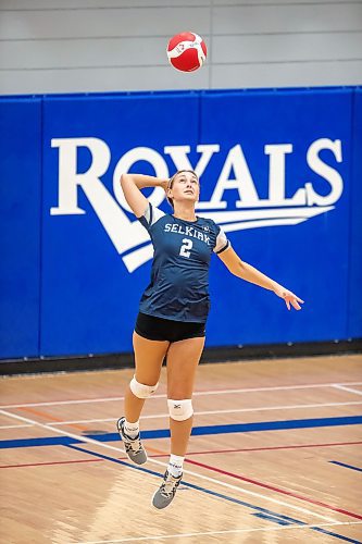 BROOK JONES / FREE PRESS
The Lord Selkirk Royals varsity girls volleyball team earned a victory over the visiting Mennonite Brethren Hawks in three straight sets (25-9, 25-11, 25-12-) in KPAC Tier 1 volleyball action at the Sellkirk Comp in Selkirk, Man., Wednesday, Sept. 18, 2024. Pictured: Selkirk Royals Rebecca Stutsky serves the volleyball during the second set.