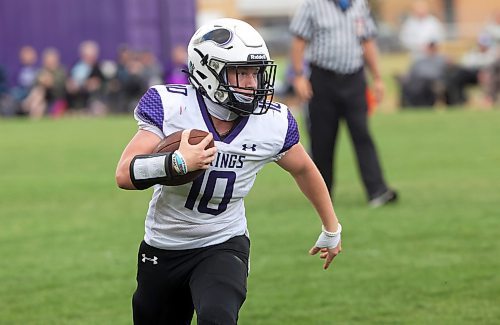 19092024
Quarterback Colten Malyon #10 of the Vincent Massey Vikings runs the ball during high school football action against the Coll&#xe8;ge Sturgeon Heights Collegiate Huskies at VMHS on Thursday afternoon.
(Tim Smith/The Brandon Sun)