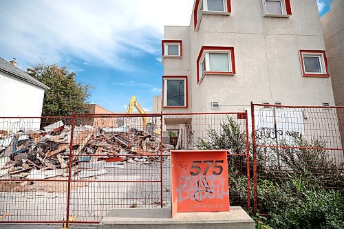 Ruth Bonneville / Free Press

Local - 575 Balmoral demo

A former low-income housing complex called, Centre Village and  built in 2010 for low-income families, is being torn down Thursday. 


Sept 19th,  2024L