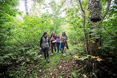 MIKAELA MACKENZIE / WINNIPEG FREE PRESS

Lockport School grade nine teacher Jodi Forfar and her students walk the trail at the grand opening of Lord Selkirk School Division&#x573; Albert Beach Trail field trip site on Thursday, Sept. 19, 2024.

For Maggie story.
Winnipeg Free Press 2024