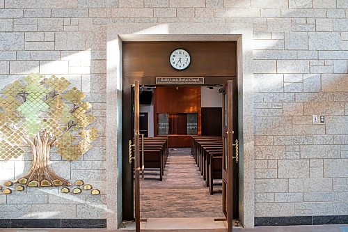 BROOK JONES / FREE PRESS
Congregation Shaarey Zedek in Winnipeg, Man., has undergone renovations that included the washing of the tyndall stone featured on the inside and outside of the building. The oldest synagogue in Winnipeg, Man., was photographed Thursday, Sept. 19, 2024.