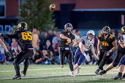 BROOK JONES / FREE PRESS
The Dakota Lancers host the visiting Grant Park Pirates in AAAA South East Winnipeg High School Football League action at Dakota Collegiate in Winnipeg, Man., Thursday, Sept. 19, 2024.