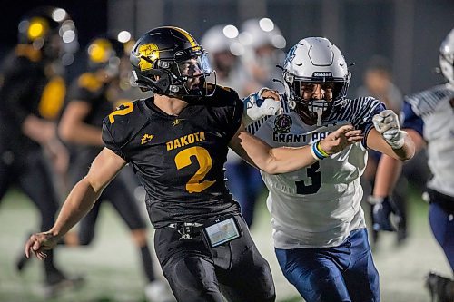 BROOK JONES / FREE PRESS
The Dakota Lancers host the visiting Grant Park Pirates in AAAA South East Winnipeg High School Football League action at Dakota Collegiate in Winnipeg, Man., Thursday, Sept. 19, 2024.