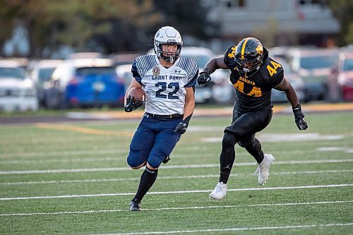 BROOK JONES / FREE PRESS
The Dakota Lancers host the visiting Grant Park Pirates in AAAA South East Winnipeg High School Football League action at Dakota Collegiate in Winnipeg, Man., Thursday, Sept. 19, 2024.