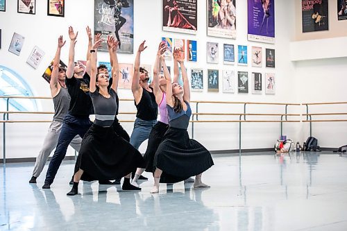 MIKAELA MACKENZIE / WINNIPEG FREE PRESS

Royal Winnipeg Ballet dancers rehearse &#x161;&#x25b;gat&#x259;m on Friday, Sept. 20, 2024. Choreographed by Cameron sink&#x2b7;&#x259; Fraser-Monroe, the piece will premiere at New York&#x2019;s Fall for Dance Festival next week.

For &#x2014; story.
Winnipeg Free Press 2024