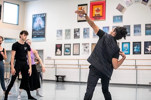 MIKAELA MACKENZIE / WINNIPEG FREE PRESS

Choreographer Cameron sink&#x2b7;&#x259; Fraser-Monroe leads Royal Winnipeg Ballet dancers in a  rehearsal of &#x161;&#x25b;gat&#x259;m on Friday, Sept. 20, 2024. The piece will premiere at New York&#x2019;s Fall for Dance Festival next week.

For &#x2014; story.
Winnipeg Free Press 2024