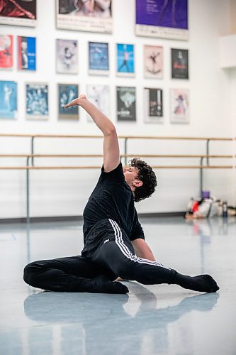 MIKAELA MACKENZIE / WINNIPEG FREE PRESS

Royal Winnipeg Ballet dancer Logan Savard rehearses &#x161;&#x25b;gat&#x259;m on Friday, Sept. 20, 2024. Choreographed by Cameron sink&#x2b7;&#x259; Fraser-Monroe, the piece will premiere at New York&#x2019;s Fall for Dance Festival next week.

For &#x2014; story.
Winnipeg Free Press 2024