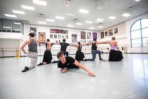 MIKAELA MACKENZIE / WINNIPEG FREE PRESS

Royal Winnipeg Ballet dancers rehearse &#x161;&#x25b;gat&#x259;m on Friday, Sept. 20, 2024. Choreographed by Cameron sink&#x2b7;&#x259; Fraser-Monroe, the piece will premiere at New York&#x2019;s Fall for Dance Festival next week.

For &#x2014; story.
Winnipeg Free Press 2024