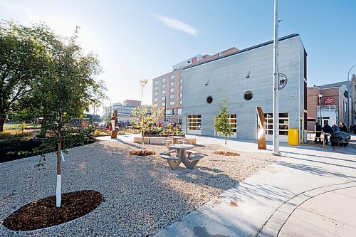 MIKE DEAL / FREE PRESS
Partners and community members honour the new outdoor gathering space at Circle of Life Thunderbird House by planting medicine gardens.
240924 - Tuesday, September 24, 2024.