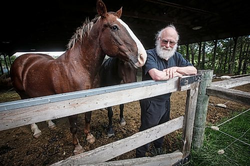 JOHN WOODS / FREE PRESS
Jim Shapiro, goose behaviour expert, is photographed on his farm in Winnipeg Tuesday, September 24, 2024. Shapiro&#x2019;s short documentary film &#x2018;Modern Goose&#x2019; explores how geese have adapted to urban environments.

Reporter: julia-simone