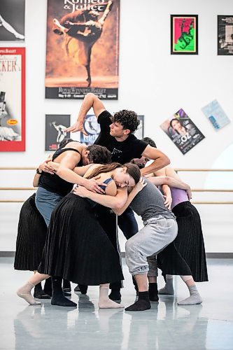 MIKAELA MACKENZIE / WINNIPEG FREE PRESS

Royal Winnipeg Ballet dancers rehearse &#x161;&#x25b;gat&#x259;m on Friday, Sept. 20, 2024. Choreographed by Cameron sink&#x2b7;&#x259; Fraser-Monroe, the piece will premiere at New York&#x2019;s Fall for Dance Festival next week.

For &#x2014; story.
Winnipeg Free Press 2024