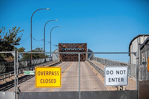 MIKAELA MACKENZIE / FREE PRESS
	
The shuttered Arlington Street Bridge on Wednesday, Sept. 25, 2024. Some city councillors recently heard preliminary options to repair the Arlington Bridge, though a long-awaited final report still hasn&#x574; been released.

For Joyanne story.
Winnipeg Free Press 2024