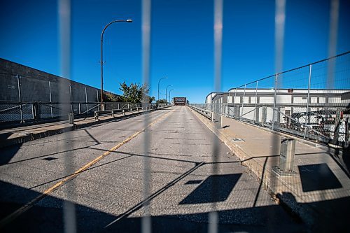 MIKAELA MACKENZIE / FREE PRESS
	
The shuttered Arlington Street Bridge on Wednesday, Sept. 25, 2024. Some city councillors recently heard preliminary options to repair the Arlington Bridge, though a long-awaited final report still hasn&#x574; been released.

For Joyanne story.
Winnipeg Free Press 2024