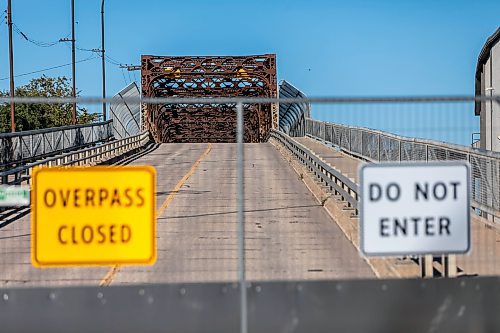 MIKAELA MACKENZIE / FREE PRESS
	
The shuttered Arlington Street Bridge on Wednesday, Sept. 25, 2024. Some city councillors recently heard preliminary options to repair the Arlington Bridge, though a long-awaited final report still hasn&#x574; been released.

For Joyanne story.
Winnipeg Free Press 2024