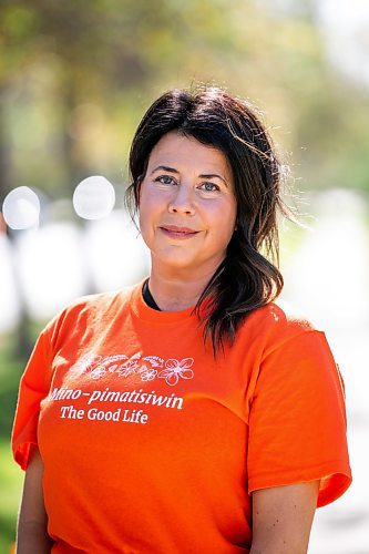 MIKAELA MACKENZIE / FREE PRESS
	
Teacher-librarian Suzanne Beauregard at cole Van Walleghem School Thursday, Sept. 26, 2024. Beauregard helped put together the orange heart walkway project at the school.

For Maggie story.
Winnipeg Free Press 2024