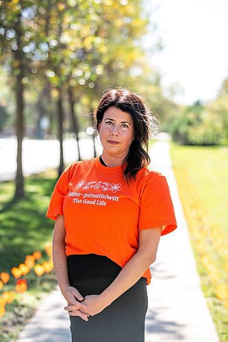 MIKAELA MACKENZIE / FREE PRESS
	
Teacher-librarian Suzanne Beauregard at cole Van Walleghem School Thursday, Sept. 26, 2024. Beauregard helped put together the orange heart walkway project at the school.

For Maggie story.
Winnipeg Free Press 2024