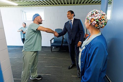 MIKE DEAL / FREE PRESS
Premier Wab Kinew is greeted by health care staff at the Grace Hospital as he arrives for a media event Thursday afternoon.
Premier Wab Kinew along with Health, Seniors and Long-Term Care Minister Uzoma Asagwara announce at a media event held at the Grace Hospital, that the Manitoba government is over halfway to its goal of hiring 1,000 net new health-care workers, Thursday afternoon.
Reporter: Chris Kitching
240926 - Thursday, September 26, 2024.