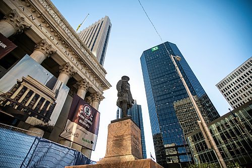 MIKAELA MACKENZIE / FREE PRESS
	
A First World War monument, which the city is calling to relocate from 335 Main Street to Brookside Cemetery to support the reopening of Portage and Main to pedestrians, on Friday, Sept. 27, 2024.

For Kevin story.
Winnipeg Free Press 2024