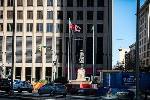 MIKAELA MACKENZIE / FREE PRESS
	
A First World War monument, which the city is calling to relocate from 335 Main Street to Brookside Cemetery to support the reopening of Portage and Main to pedestrians, on Friday, Sept. 27, 2024.

For Kevin story.
Winnipeg Free Press 2024