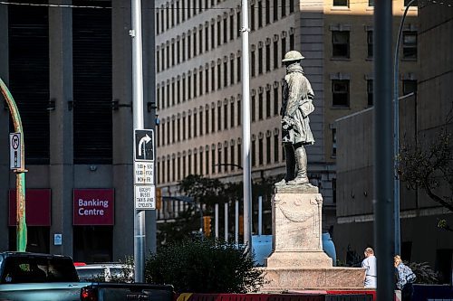 MIKAELA MACKENZIE / FREE PRESS
	
A First World War monument, which the city is calling to relocate from 335 Main Street to Brookside Cemetery to support the reopening of Portage and Main to pedestrians, on Friday, Sept. 27, 2024.

For Kevin story.
Winnipeg Free Press 2024