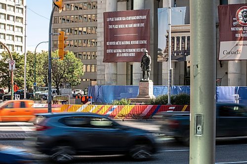 MIKAELA MACKENZIE / FREE PRESS
	
A First World War monument, which the city is calling to relocate from 335 Main Street to Brookside Cemetery to support the reopening of Portage and Main to pedestrians, on Friday, Sept. 27, 2024.

For Kevin story.
Winnipeg Free Press 2024