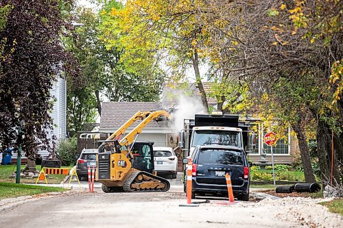 MIKAELA MACKENZIE / FREE PRESS
	
Construction at the end of Augusta Drive, near Greensboro Bay, on Tuesday, Oct. 1, 2024.

For long-term construction story.
Winnipeg Free Press 2024