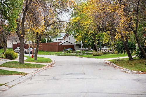 MIKAELA MACKENZIE / FREE PRESS
	
Augusta Drive near Salisbury Crescent on Tuesday, Oct. 1, 2024.

For long-term construction story.
Winnipeg Free Press 2024