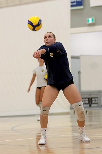 Avery Burgar passes a ball during Brandon University Bobcats women's volleyball practice at the Healthy Living Centre on Wednesday. (Thomas Friesen/The Brandon Sun)