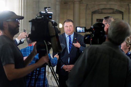 MIKE DEAL / FREE PRESS 
Former NDP, now independent, MLA (Fort Garry), Mark Wasyliw decided to beat Premier Wab Kinew to the media scrum, after question period as the 1st session of the 43rd Legislature reconvenes Wednesday afternoon.
Reporter: Carol Sanders and Maggie Macintosh
241002 - Wednesday, October 02, 2024.