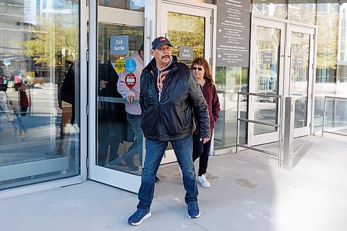 MIKE DEAL / FREE PRESS
Clarence Woodhouse leaves court with family and his lawyers after being acquitted and declared innocent of the killing that took place in Winnipeg in 1973.
Reporter: Katrina Clarke
241003 - Thursday, October 03, 2024.