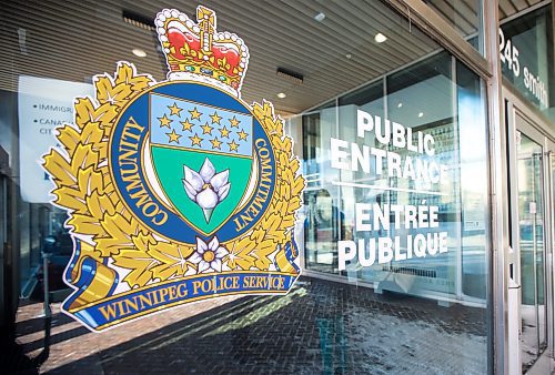 MIKAELA MACKENZIE / WINNIPEG FREE PRESS

The Winnipeg Police Service headquarters, where an individual doused himself in flammable liquid and attempted to light himself on fire, in Winnipeg on Wednesday, Jan. 19, 2022. For --- story.
Winnipeg Free Press 2022.