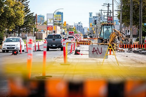 MIKAELA MACKENZIE / FREE PRESS
	
Construction on Ellice Avenue near Valour Road on Friday, Oct. 4, 2024.

For Joyanne story.
Winnipeg Free Press 2024