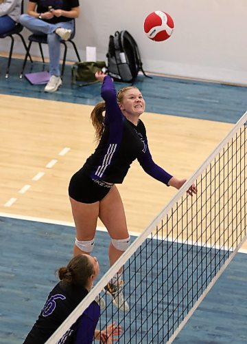 Vincent Massey's Jersey Hansen-Young attacks during the Viking Classic varsity girls' volleyball tournament at the Healthy Living Centre on Friday. (Thomas Friesen/The Brandon Sun)