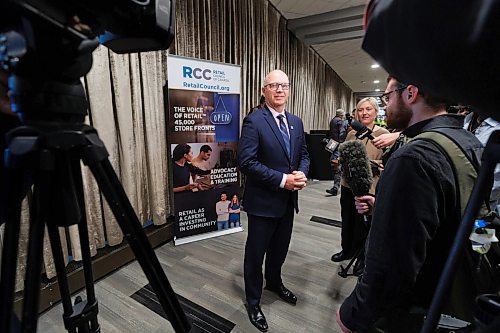 MIKE DEAL / FREE PRESS
Winnipeg Mayor Scott Gillingham speaks to the media after talking to about 400 attendees at the Retail Crime Summit that was held at the RBC Convention Centre Friday.
Reporter: Nicole Buffie
241004 - Friday, October 04, 2024.