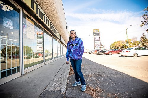 MIKAELA MACKENZIE / FREE PRESS
	
Sydney Burnham, manager of D'Arcy's ARC Thrift Store, on Friday, Oct. 4, 2024. D'Arcy's ARC Thrift Store has decided not to renew its lease after 16 years of business.

For Chris story.
Winnipeg Free Press 2024