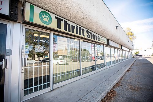 MIKAELA MACKENZIE / FREE PRESS
	
D'Arcy's ARC Thrift Store on Friday, Oct. 4, 2024. D'Arcy's ARC Thrift Store has decided not to renew its lease after 16 years of business.

For Chris story.
Winnipeg Free Press 2024