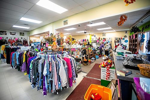 MIKAELA MACKENZIE / FREE PRESS
	
D'Arcy's ARC Thrift Store on Friday, Oct. 4, 2024. D'Arcy's ARC Thrift Store has decided not to renew its lease after 16 years of business.

For Chris story.
Winnipeg Free Press 2024