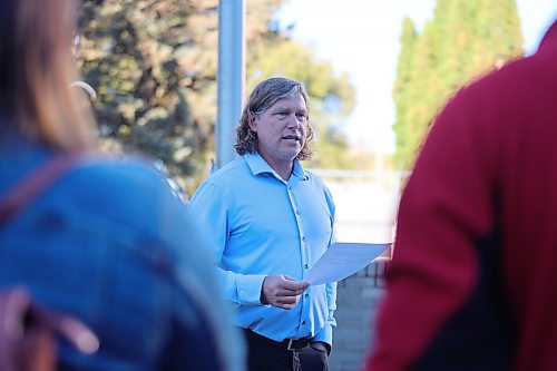 Brandon Mayor Jeff Fawcett gives his speech during the flag raising event to celebrate Nigeria's 64th Independence Day at the City Hall on Monday morning. (Abiola Odutola/The Brandon Sun)