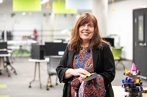 MIKAELA MACKENZIE / FREE PRESS
	
Maker-In-Residence Tracy Fehr in the IdeaMill at the Millennium Library on Monday, Oct. 7, 2024.

For AV story.
Winnipeg Free Press 2024