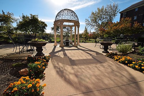 Todd Lewys / Winnipeg Free Press
The courtyard is a spectacular haven.