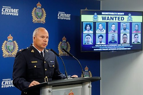 MIKE DEAL / FREE PRESS
RCMP Inspector Shawn Pike speaks about the Manitoba Integrated Violent Offenders Apprehension Unit (MIVOAU) has conducted since they started operations and announce the launch of a new MIVOAU Most Wanted webpage during a press conference at the Winnipeg Police headquarters Tuesday morning.
WPS Inspector Jennifer McKinnon, RCMP Inspector Shawn Pike, Manitoba Justice Minister Hon. Matt Wiebe, Winnipeg Mayor Scott Gillingham, and Chair of Winnipeg Crime Stoppers Rob MacKenzie talk about the work that the Manitoba Integrated Violent Offenders Apprehension Unit (MIVOAU) has conducted since they started operations and announce the launch of a new MIVOAU Most Wanted webpage.
Reporter: Tyler Searle
241008 - Tuesday, October 08, 2024.