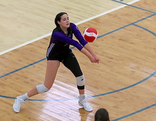 Six-foot-one sophomore Hannah McGregor plays like a veteran, both at the net and in the back row. (Thomas Friesen/The Brandon Sun)