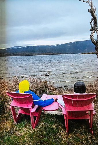 MIKAELA MACKENZIE / FREE PRESS
	
Linda Kisil and her partner, Murray Chimilar, fulfilling one of her last wishes to visit Newfoundland and look out at the ocean.

For Josh passages story.
Winnipeg Free Press 2024