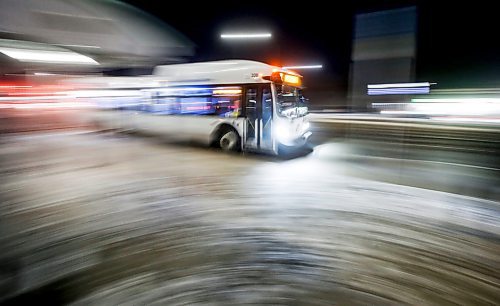 JOHN WOODS / WINNIPEG FREE PRESS
A 71 bus passes a bus shack on Portage Avenue at Burnell in Winnipeg Monday, December 18, 2023. 

Reporter: ?