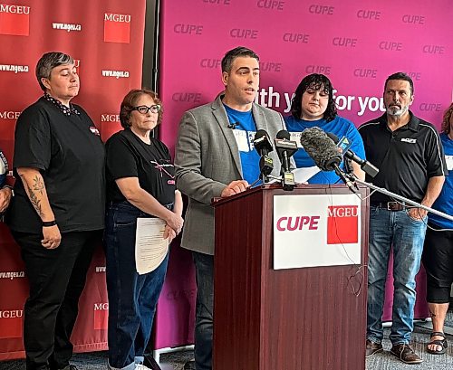 MALAK ABAS / FREE PRESS Manitoba Government and General Employees’ Union president Kyle Ross speaks at a Tuesday new conference announcing a potential strike date.